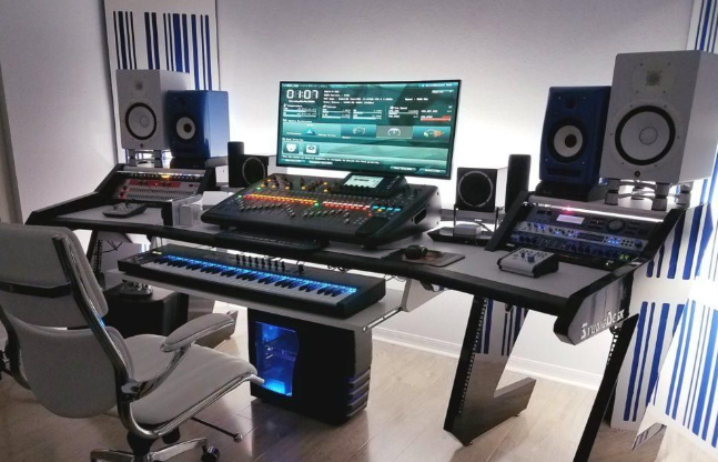 Versatile Music Workstation Desk with Adjustable Keyboard Tray for Various Musical Instruments post thumbnail image