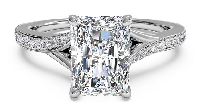 Synthetic Diamond Rings: Elegance Redefined post thumbnail image
