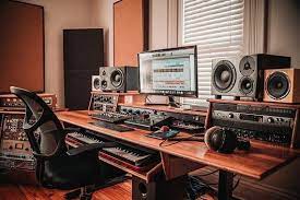 Master Your Craft: Choosing the Perfect Music Studio Desk post thumbnail image